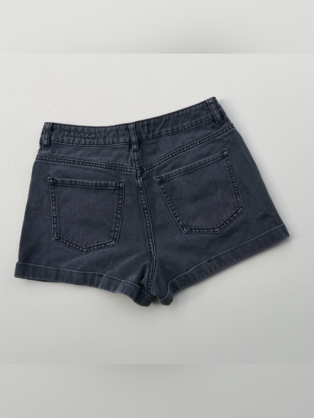 Pacsun Charcoal Gray High Rise Jean Mom Shorts 26 Baddie Washed Faded Black EUC - Picture 2 of 11
